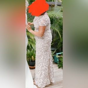 XSCAPE 3D Flower Gown in Blush. Size 14